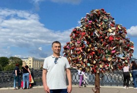 Viktor, 61 - Just Me