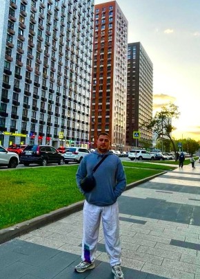 Максим из Москвы 24 года