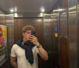 artur, 20, Amsterdam
