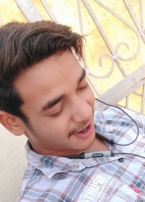Kamal, 18, India, New Delhi