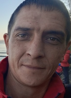 Денис из Калининграда 44 года
