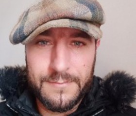 Minou, 38, Peterborough