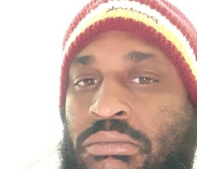 Dee, 32, Suitland