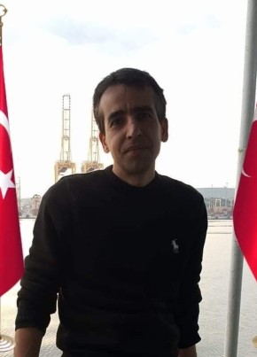 Emre из Mudanya 46 лет