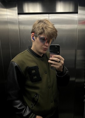 Дима из Рязани 18 лет