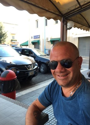 Giovanni, 50, Repubblica Italiana, Latina