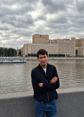 Амир из Москвы 25 лет