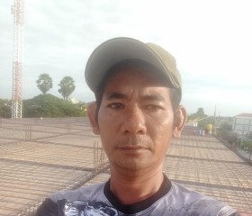 Van  nak, 45, Battambang