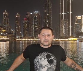Aleks, 36, Navodari