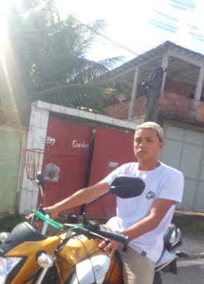 Leon, 19, República Federativa do Brasil, Rio de Janeiro
