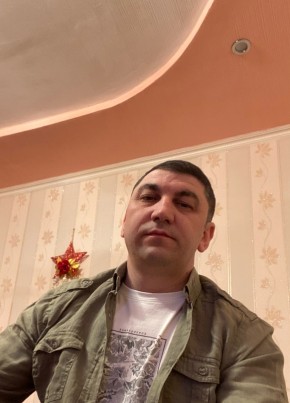 Oskar из Qazax 42 года