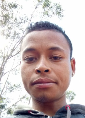 Feno, 27, République de Madagascar, Antananarivo