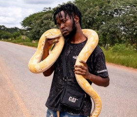 Brian, 25, Lubumbashi