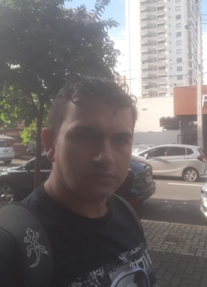 Roger из Curitiba 18 лет