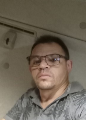 Luciano Bernardo из Fortaleza 43 года
