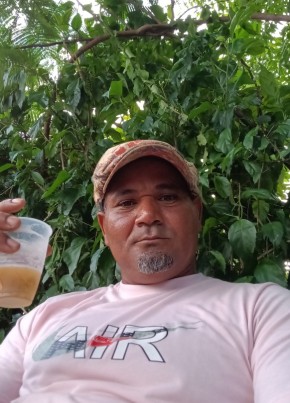 Blasil, 51, República de Santo Domingo, Villa de Yaguate