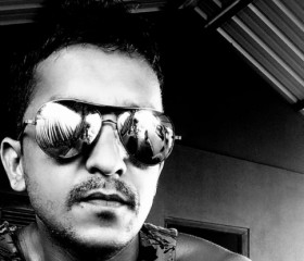 Sri, 35, Srinagar (Kashmir)