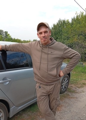 Роман из Луги 42 года