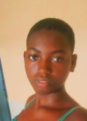 Esther, 18, République de Côte d’Ivoire, Abidjan