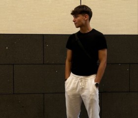 Sənan, 18, Sirvan