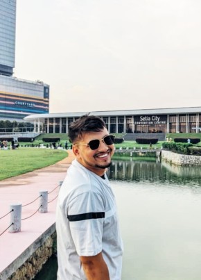 Roy из Kampung Baru Subang 24 года