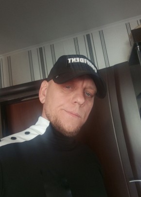 Роман из Саратова 44 года