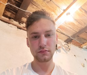 Ilya, 21, Kiev