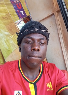 Oyyo из Kampala 23 года