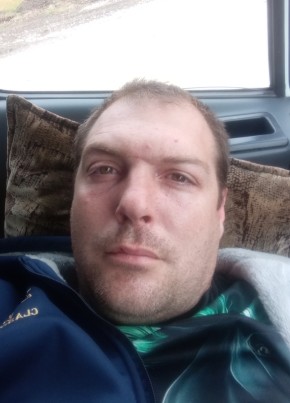 Константин из Саратова 39 лет