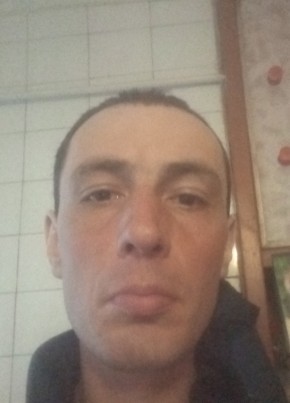 Антон, 32, Россия, Пласт
