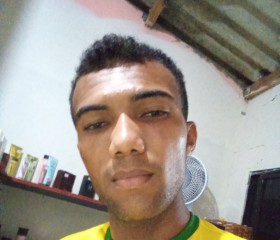 Victor, 23 года, Linhares