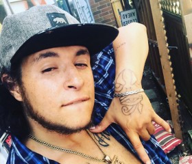 JAY, 35, Bellevue (State of Washington)