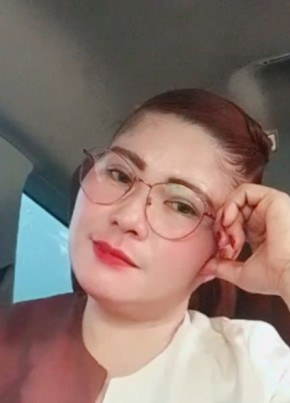 VHELLE из الرياض 42 года