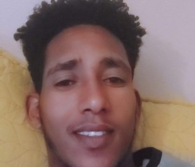 Meron, 28, Creil