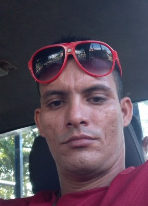 Daniel Infante, 32, República de Cuba, Puerto Padre