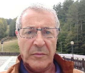 Alessandro , 64 года, Cirò Marina
