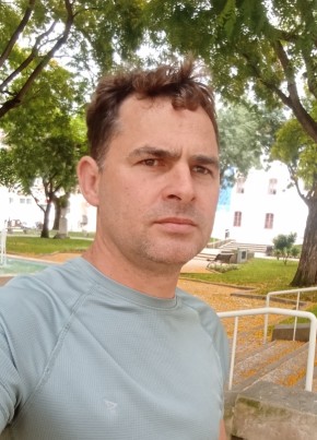 Carlos из Vila Real 42 года