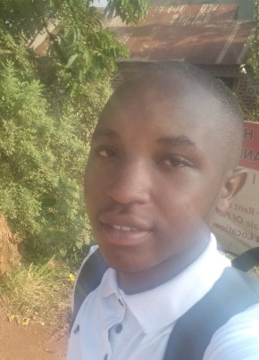 Steve m, 18, Uganda, Kampala