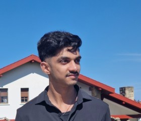 John, 21, Logrono