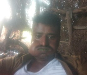 Uegvs, 18, Sanaa