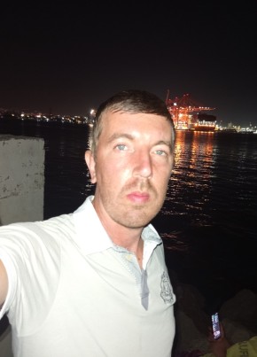Burak из Mersin 33 года