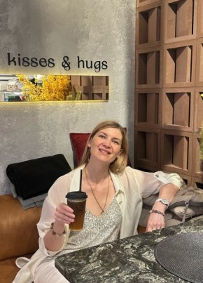 Albina из Cosenza 41 год