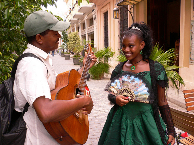 Известные кубинские. Жители Гаваны. Жители Кубы. Кубинцы. +Занятия кубинцев.