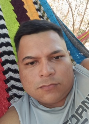 Vick Nanu, 32, República de El Salvador, La Unión