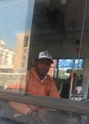 Jay из Nairobi 26 лет
