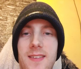 Adam, 33, Colwyn Bay