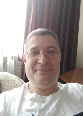 Валерий из Армавира 52 года