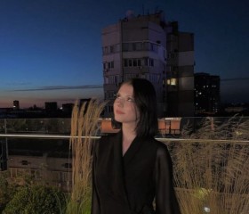 Yuliya, 24, Saint Petersburg