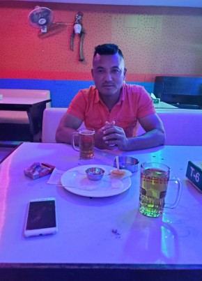 surya lama из Kathmandu 30 лет