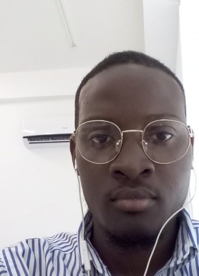 Hamilton Collo, 22, República de Angola, Loanda